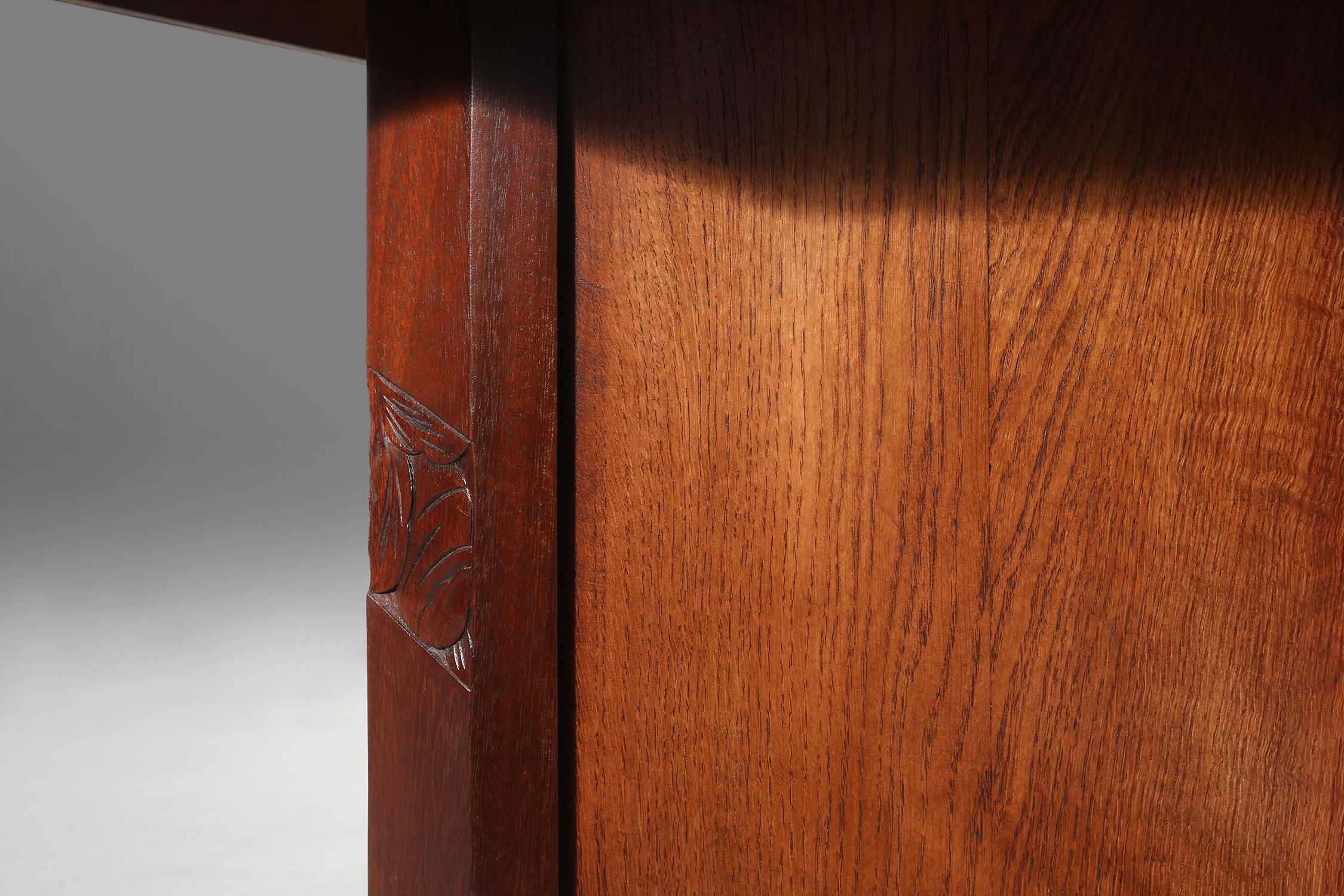 Art Deco side table 1920thumbnail